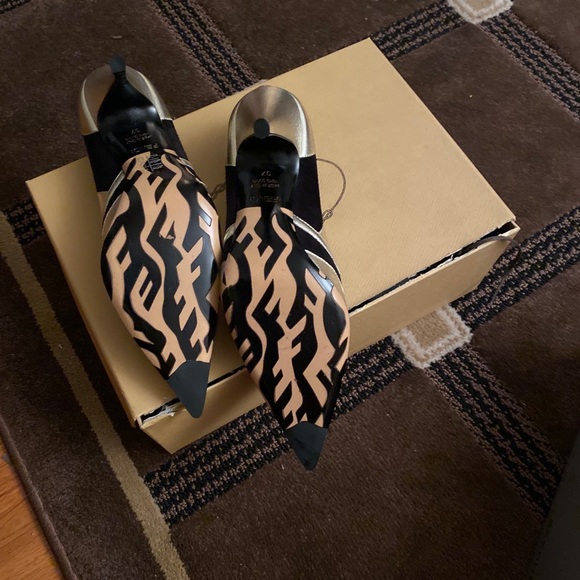 ✨✨Vintage Fendi Pumps